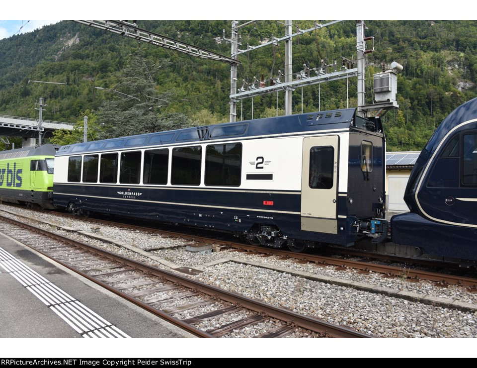 World first combined narrow/standard gauge train